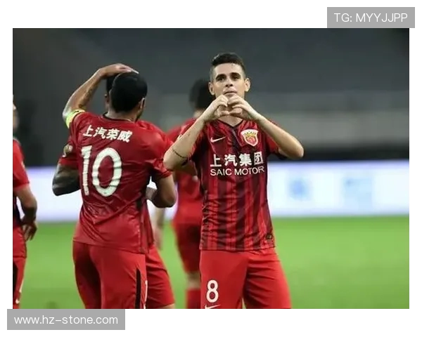 重庆与上港激战正酣比分悬念迭起球迷热情高涨